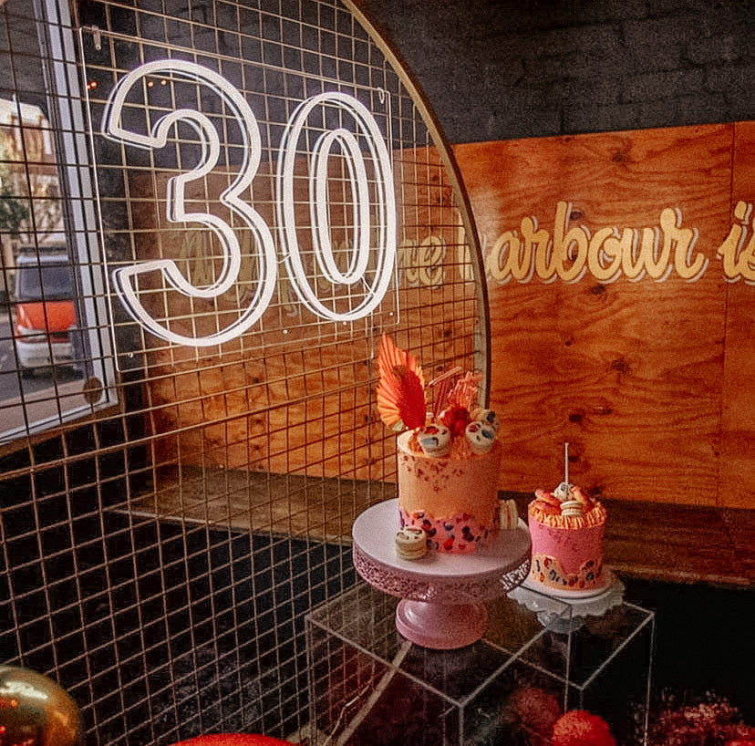 30 Neon