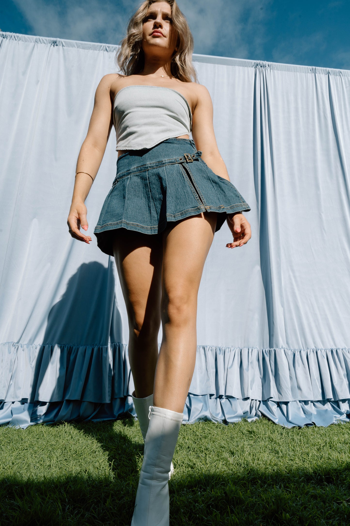 blue frill backdrop