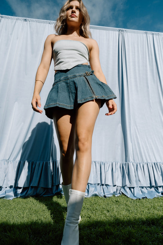 blue frill backdrop